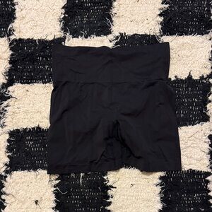 SKIMS Black Women's Bike Shorts